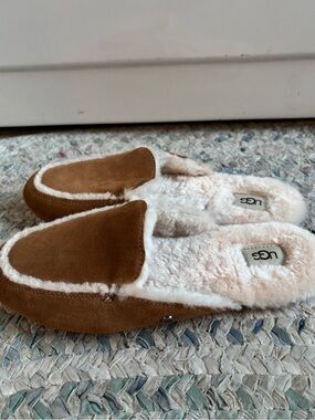 UGG Lane Slide Slippers Women’s 7 Chestnut